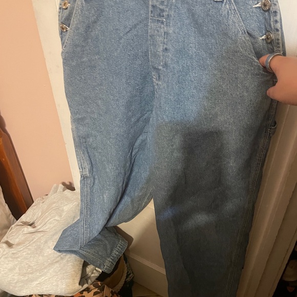Vintage Limited Overalls

In great condition. No holes, tears, or stains - Picture 5 of 8